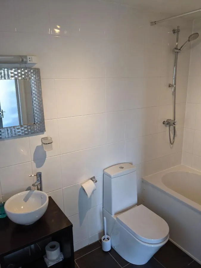 Manor Court Hotel Carnaby 3*,  영국