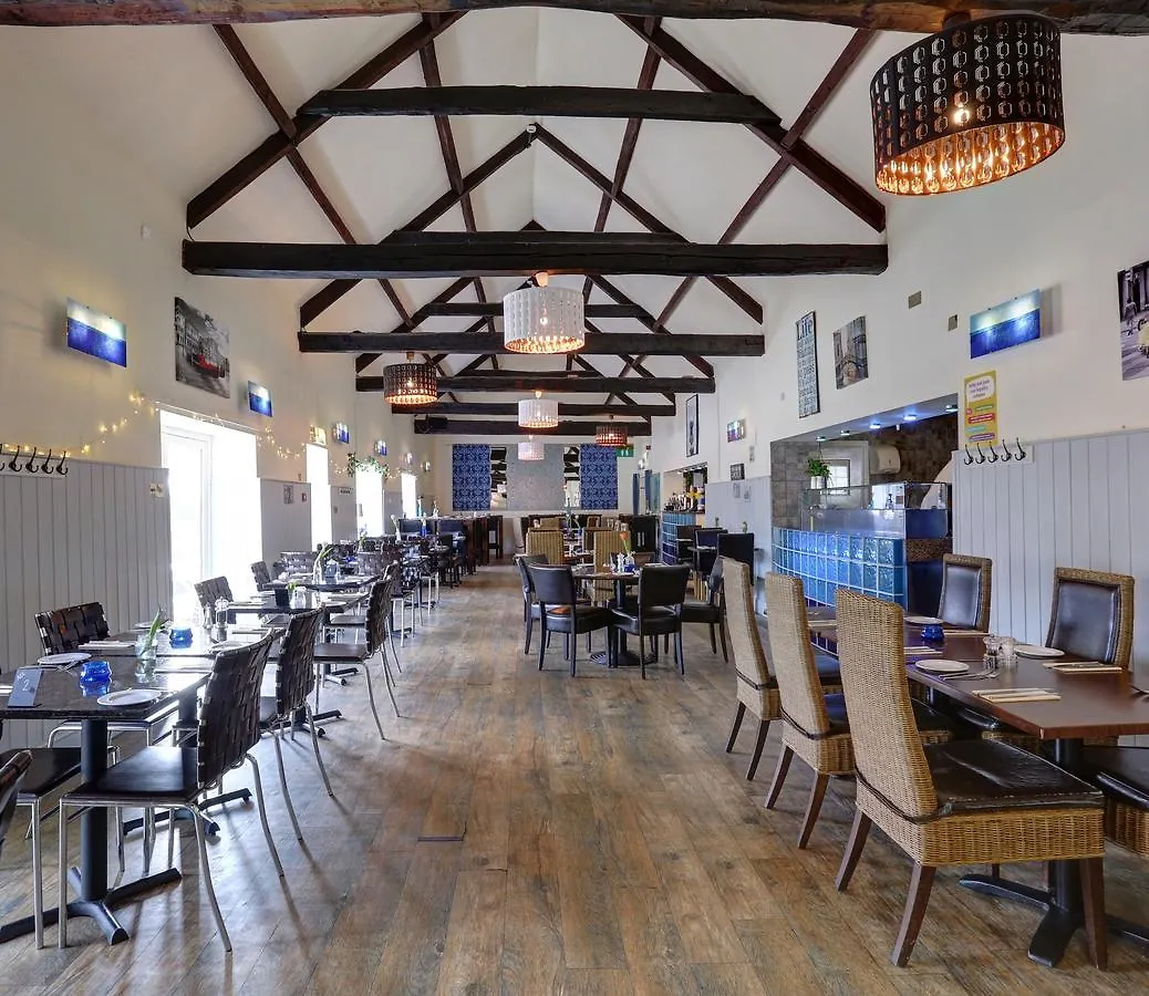Manor Court Hotel Carnaby 3*,